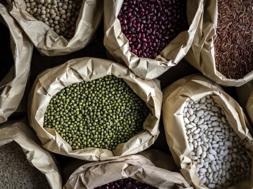 Kidney beans, white beans and mung in open sacks